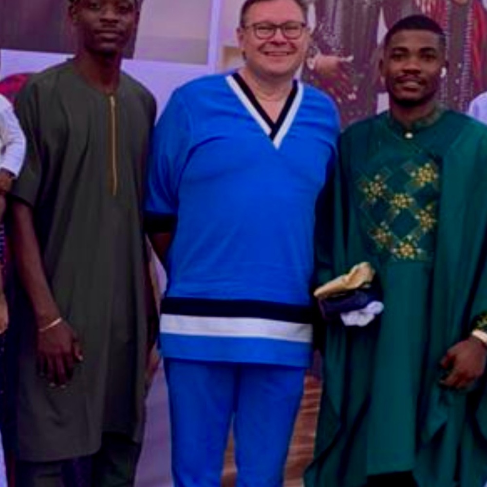 Awesome 🦋Taylor made Vintage Blue and Black King’s Shirt - Picture 7 of 12